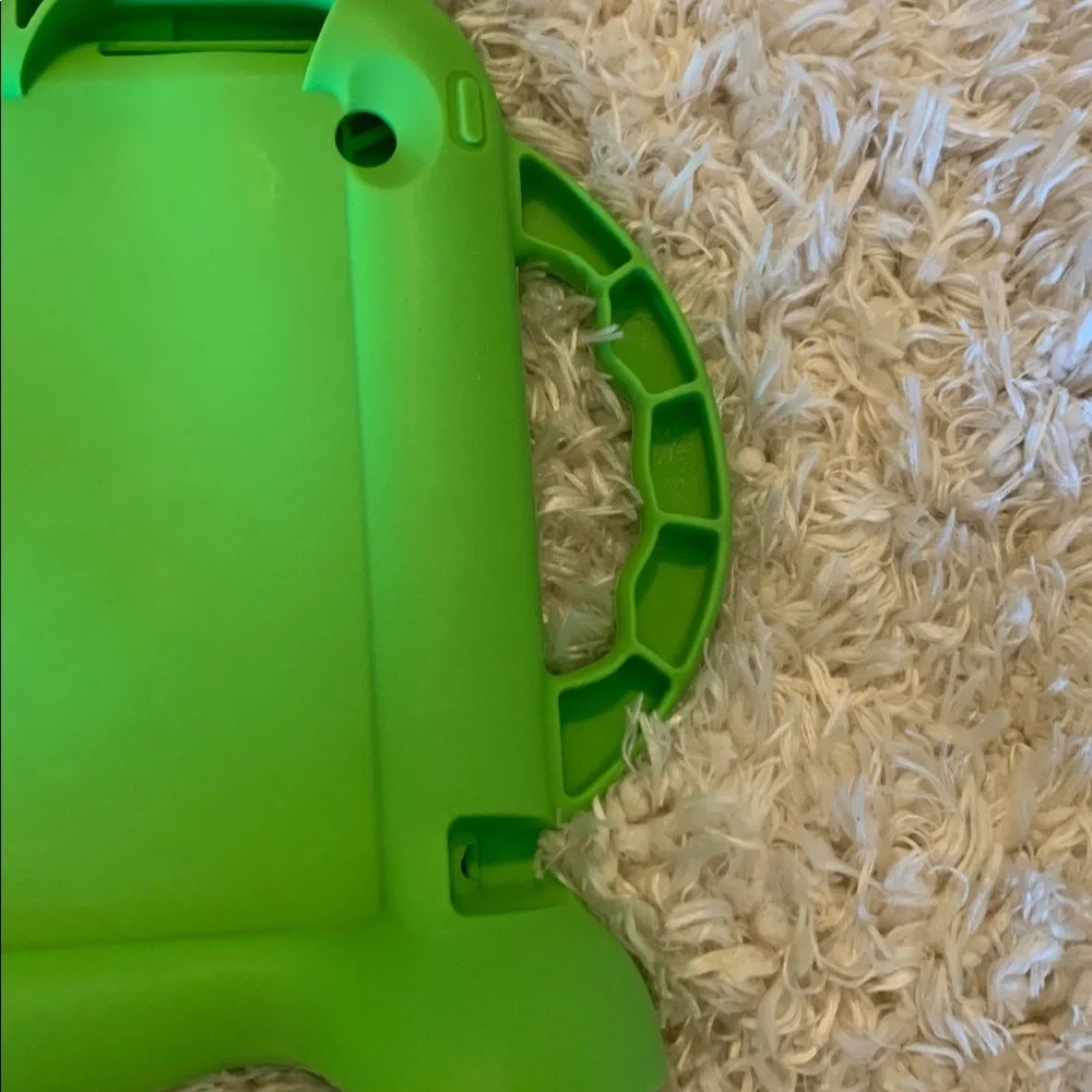 UNBRANDED fun green